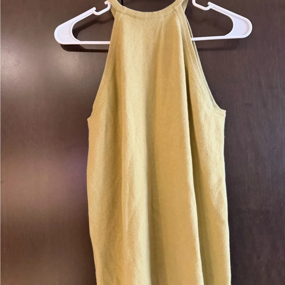 Elegant Green Sleeveless Tank Top - Picture 5 of 5